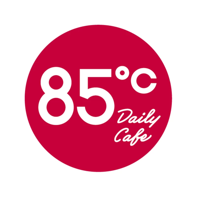 85°C Daily Cafe: A Red Circular Logo with Temperature-Themed Branding Tapestry