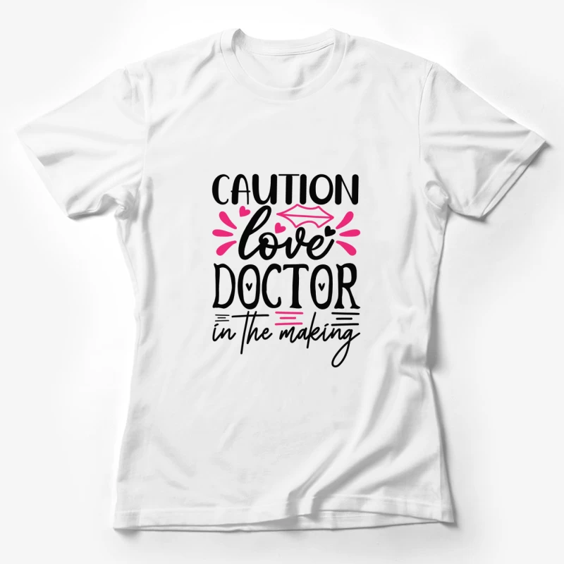 Avertissement: Amour en Devenir Femme T-Shirt