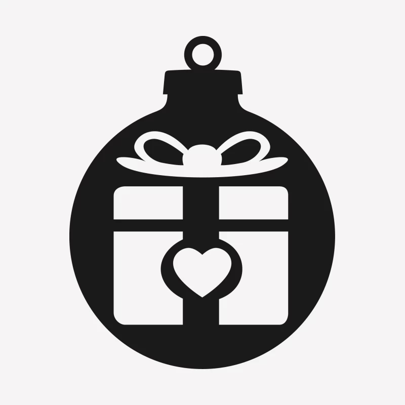 Boules de Noël avec cadeau et cœur Femme T-Shirt